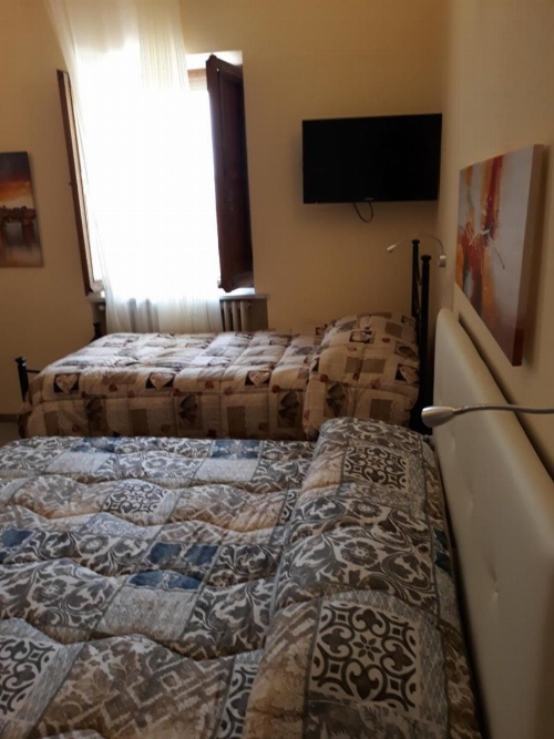 Villa immersa nel verde image 14