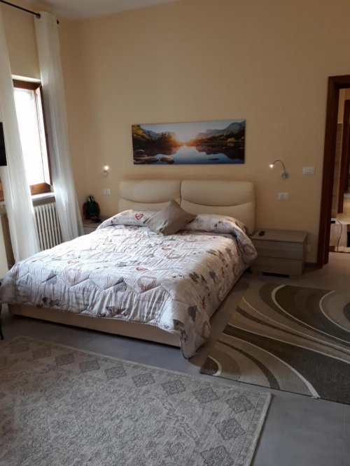 Villa immersa nel verde image 20