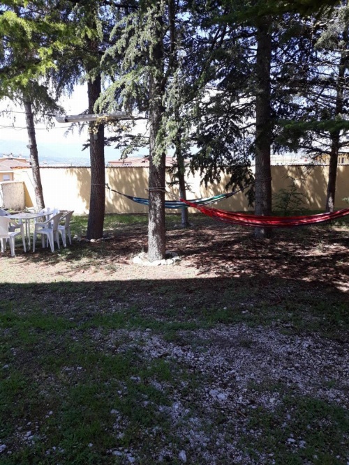 Villa immersa nel verde image 21