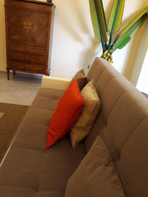 Villa immersa nel verde image 3