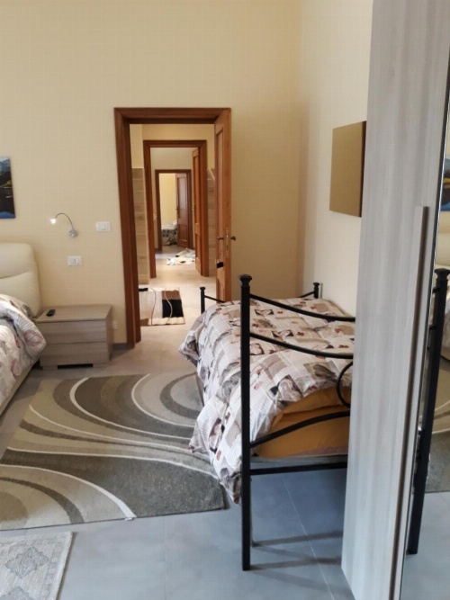 Villa immersa nel verde image 7