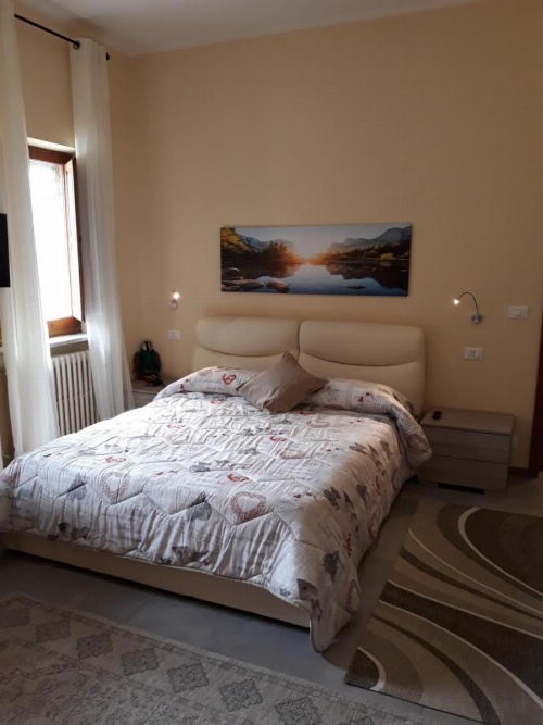 Villa immersa nel verde image 8